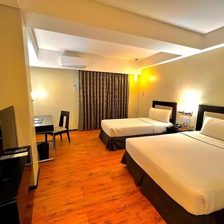 Mallberry Suites Business Hotel Cagayan de Oro Buitenkant foto