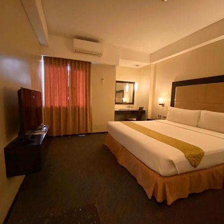 Mallberry Suites Business Hotel Cagayan de Oro Buitenkant foto
