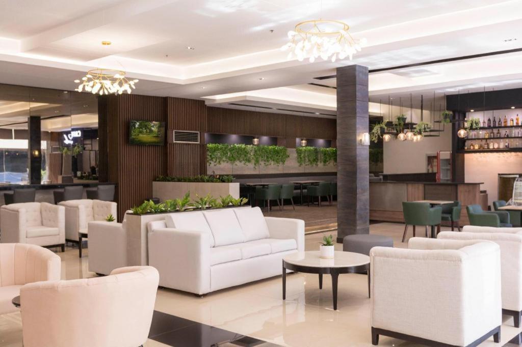 Mallberry Suites Business Hotel Cagayan de Oro Buitenkant foto