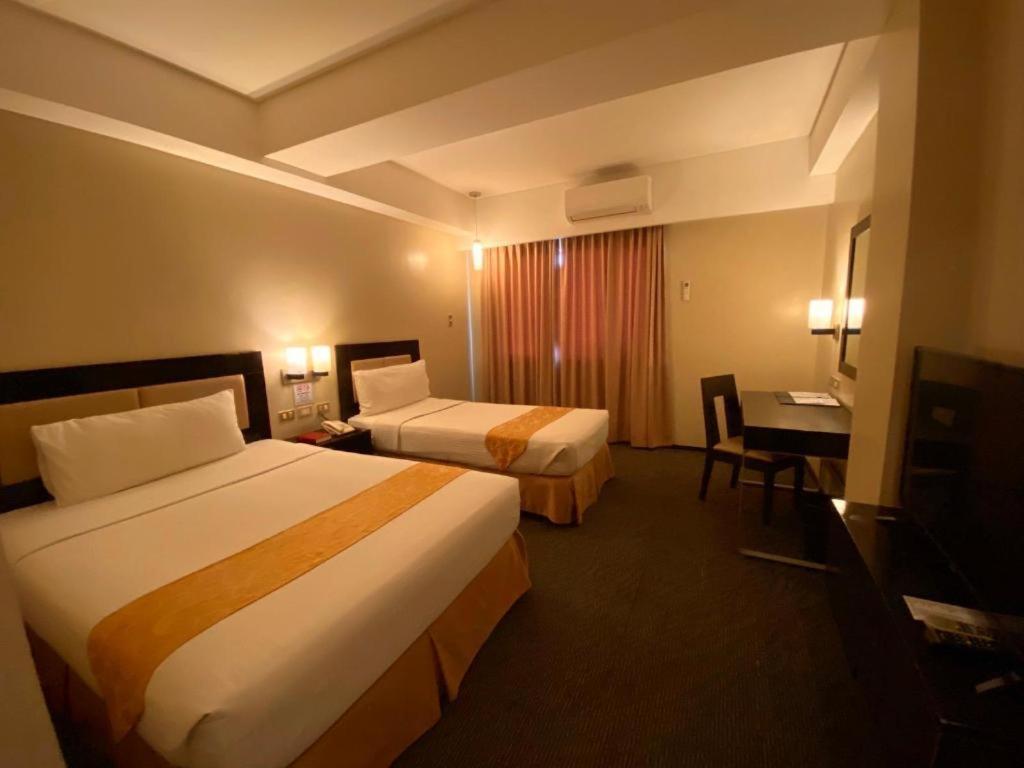 Mallberry Suites Business Hotel Cagayan de Oro Buitenkant foto