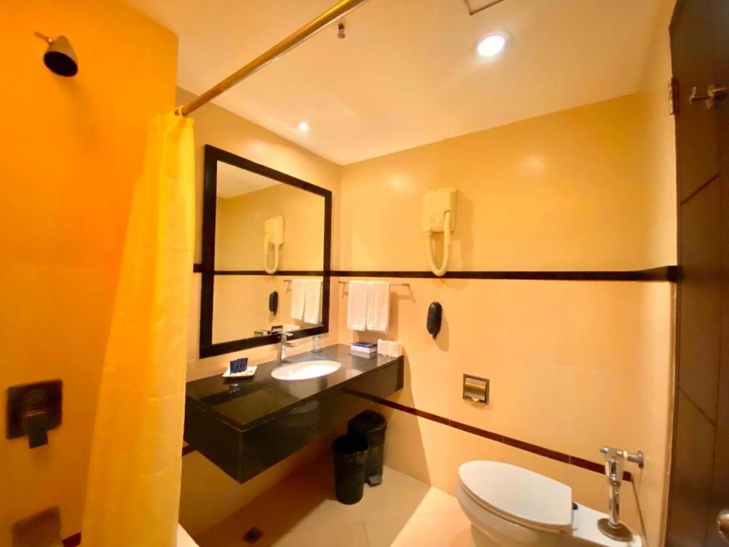 Mallberry Suites Business Hotel Cagayan de Oro Buitenkant foto