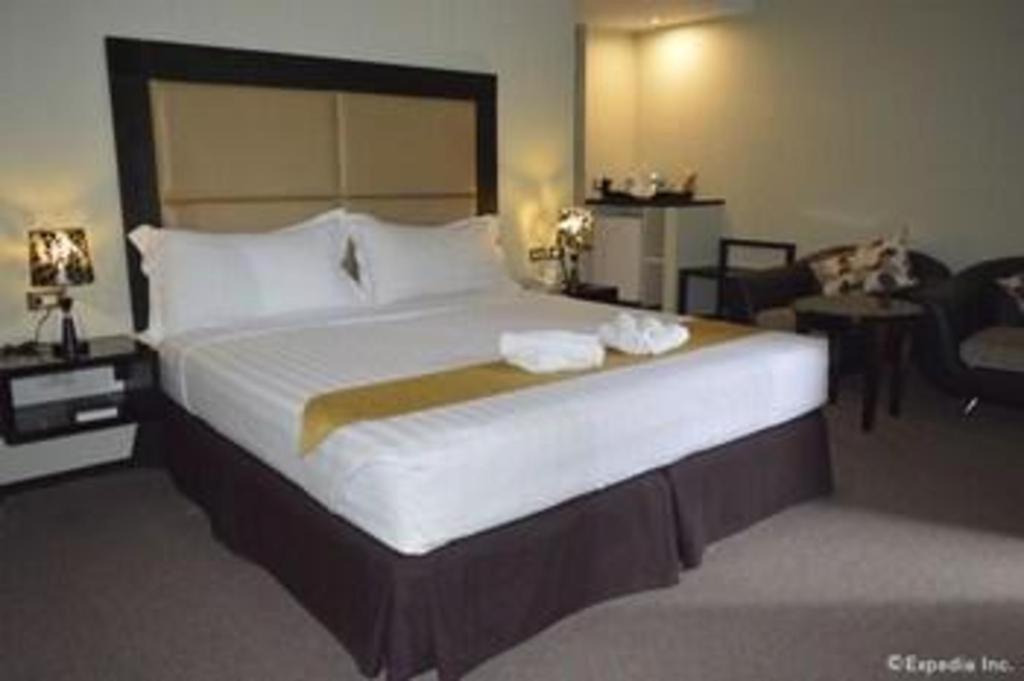 Mallberry Suites Business Hotel Cagayan de Oro Buitenkant foto