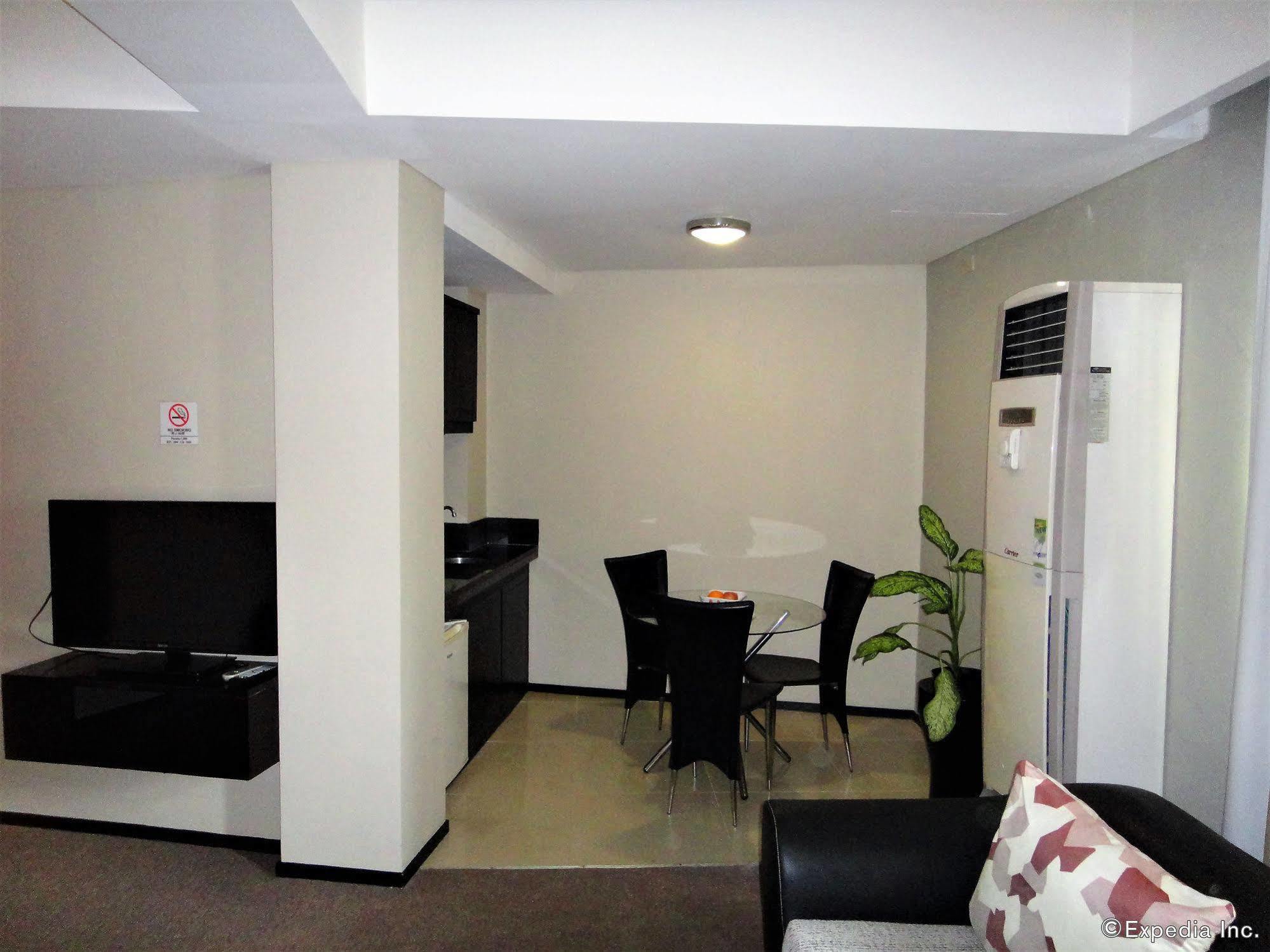 Mallberry Suites Business Hotel Cagayan de Oro Buitenkant foto