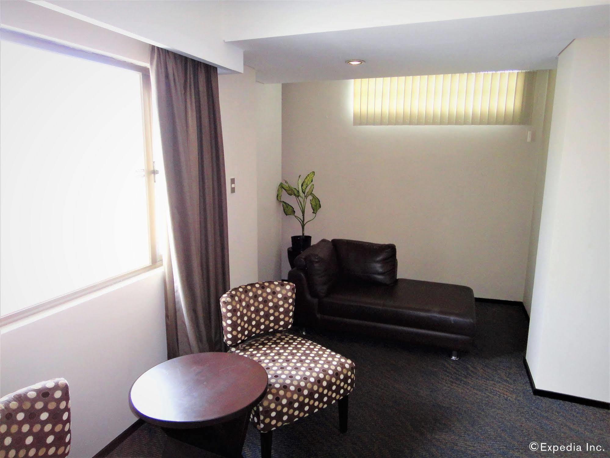 Mallberry Suites Business Hotel Cagayan de Oro Buitenkant foto
