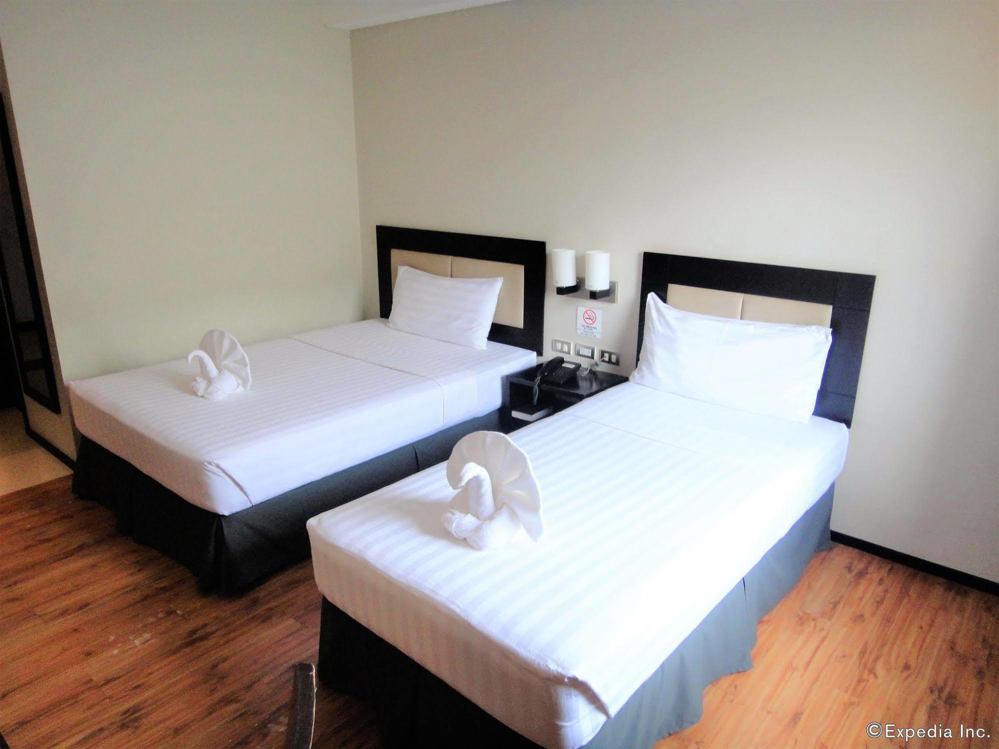 Mallberry Suites Business Hotel Cagayan de Oro Buitenkant foto