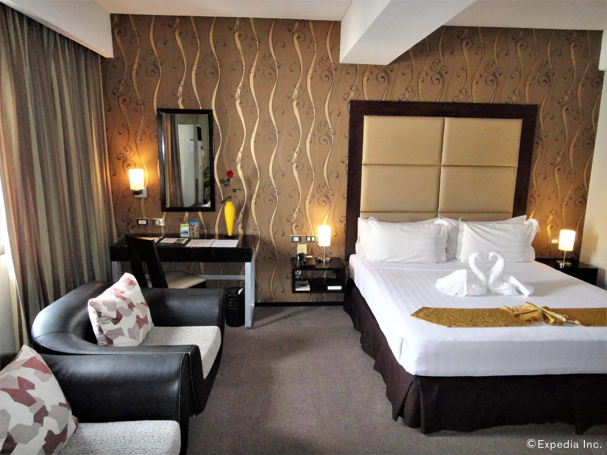 Mallberry Suites Business Hotel Cagayan de Oro Buitenkant foto
