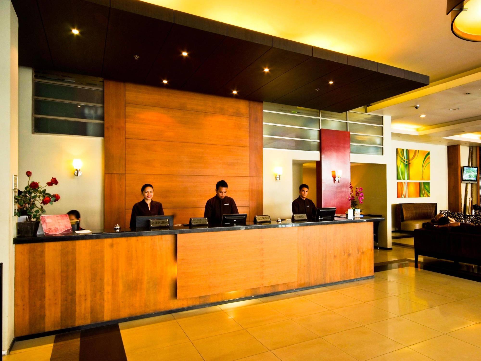 Mallberry Suites Business Hotel Cagayan de Oro Buitenkant foto